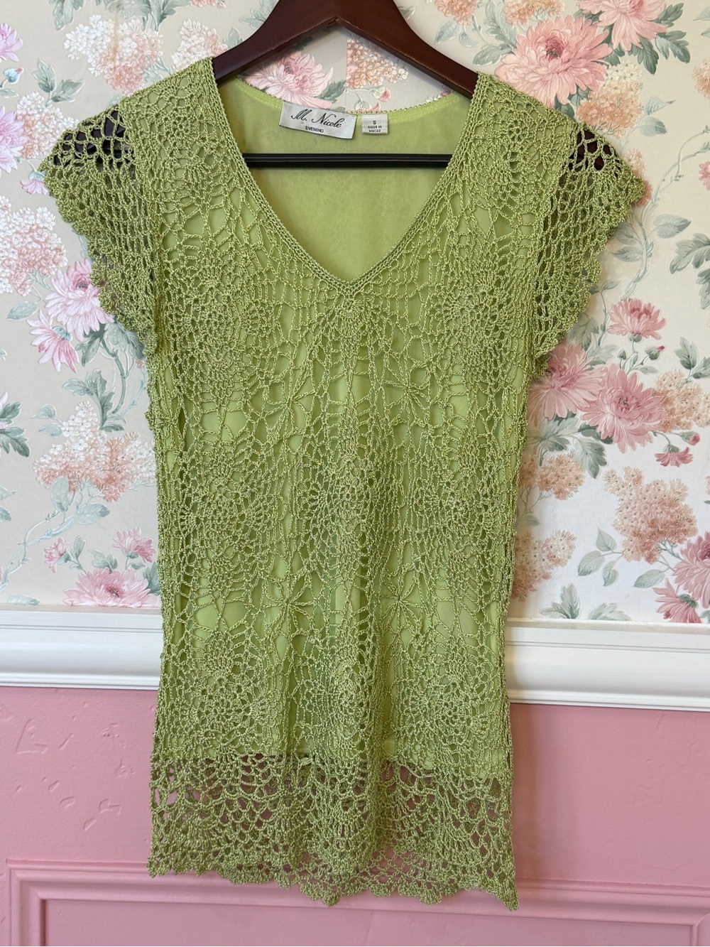 Vintage 2yk Nicole Light Olive Green Crochet Overlay V-Neck Top